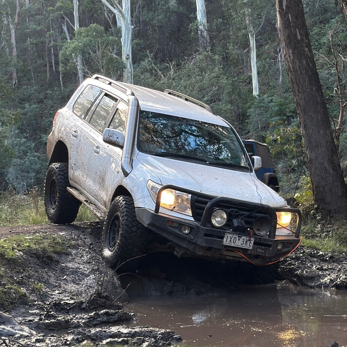 Toyota LandCruiser 200 Series short-entry stainless steel snorkel by Canna Fabrication