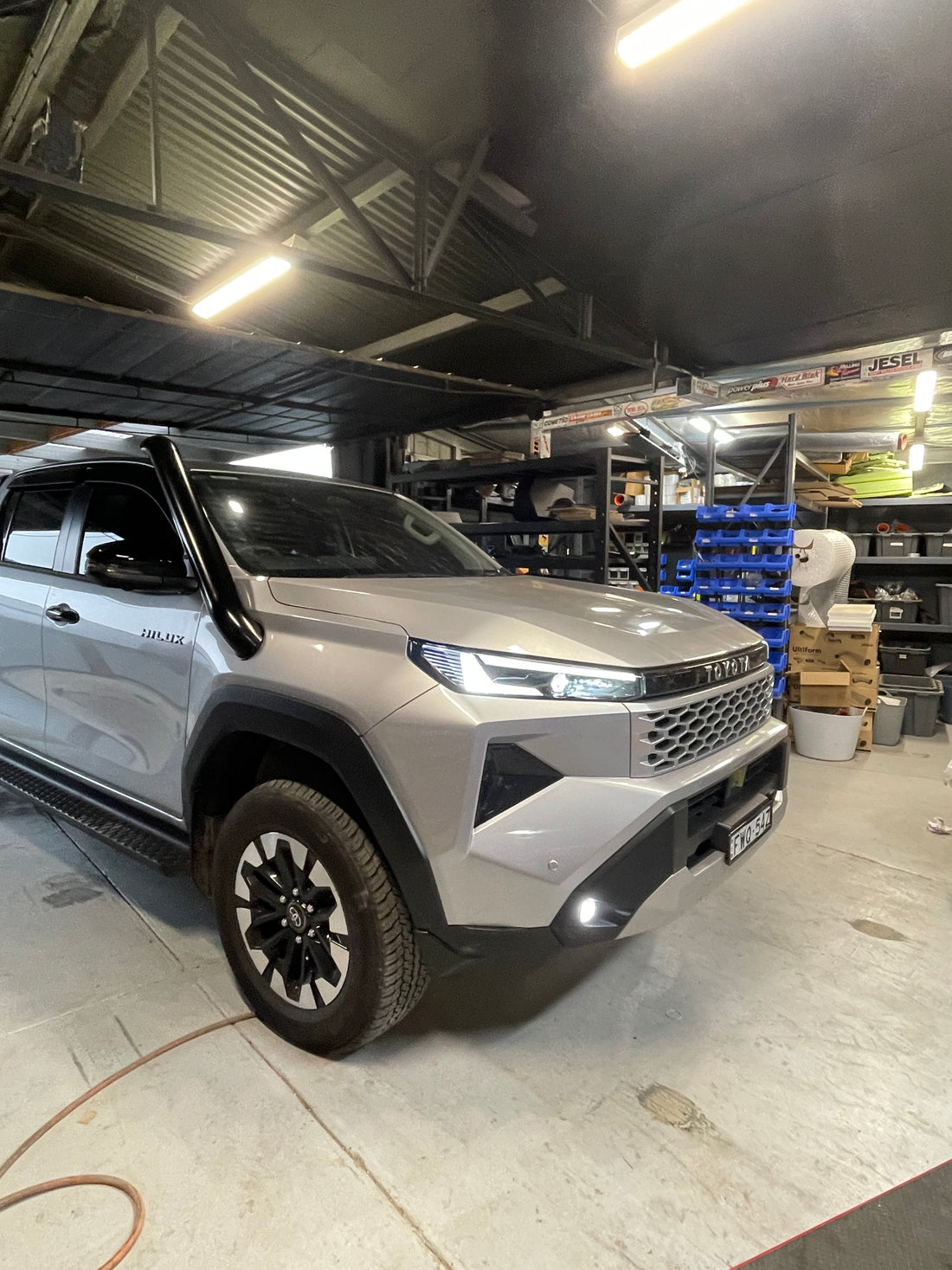 Toyota Hilux N90 Short-Entry Snorkel