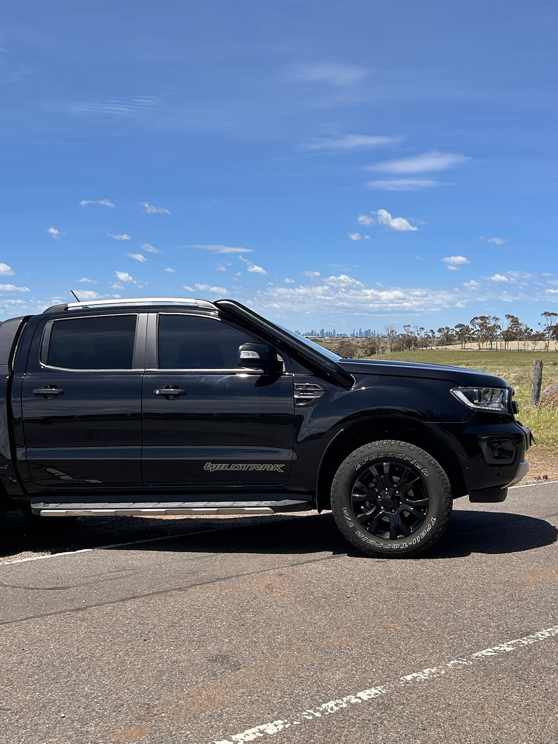 Canna Fabrication Ford Ranger PX short-entry snorkel installed on a, showing the vehicle's side view with snorkel 
