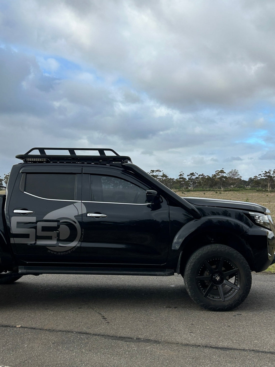 Nissan Navara NP300 Short - Entry Snorkel - Snorkels - NP300 - 4" - SE - R - Brushed Silver - Canna Fabrication
